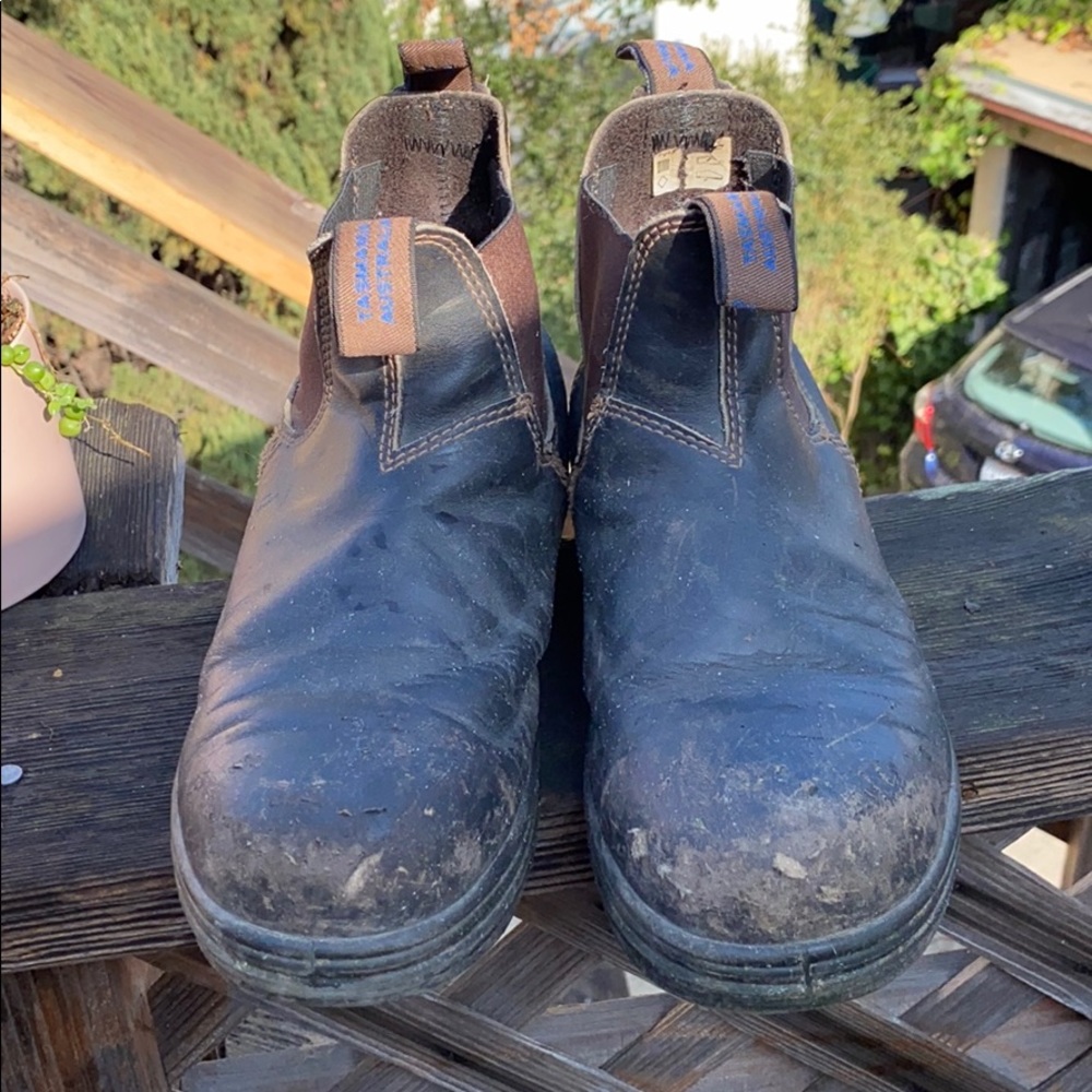 Used steel toed blundstones. Size 9